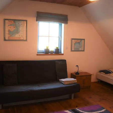 Dom Na Szumiacych Drzew Hébergement de vacances Debina (Ustka)